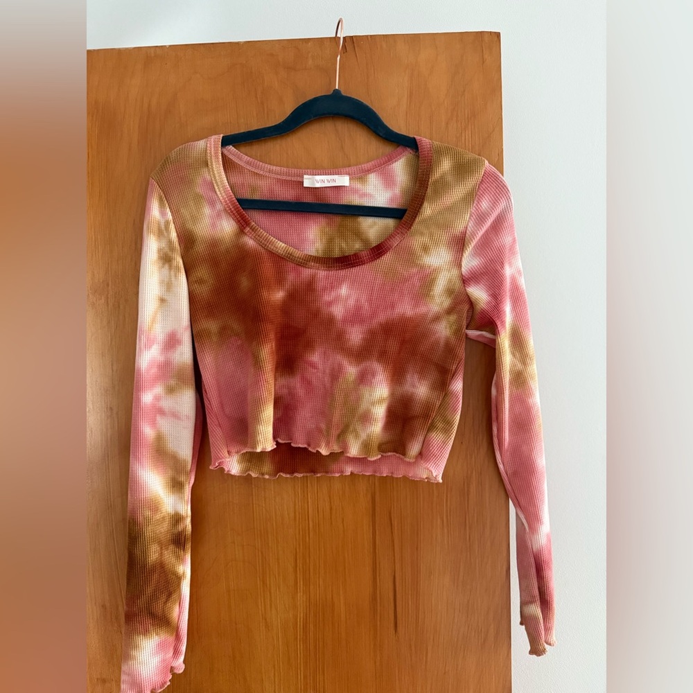 WIN WIN Tie-Dye Lettuce Hem Crop Top – Size Small/Medium